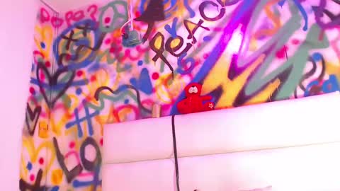 Melissa online show from 01-12-25, 04:40