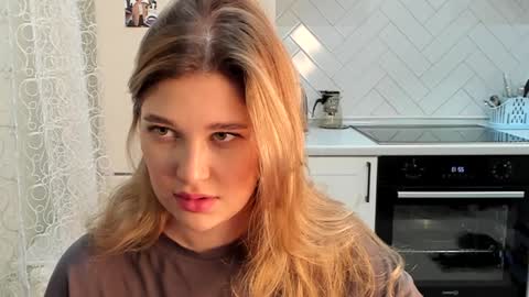 Snapshot of kylieblond chatting on 01-04-25, 07:13 Din online show from 01-04-25, 07:13