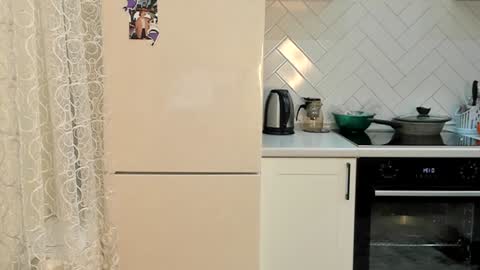 Snapshot of kylieblond chatting on 01-14-25, 10:34 Din online show from 01-14-25, 10:34