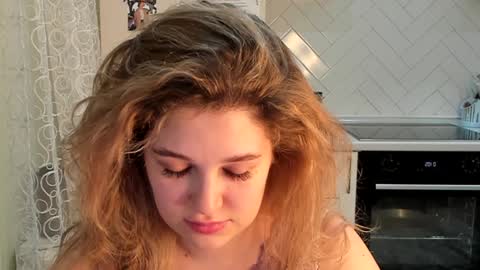 Snapshot of kylieblond chatting on 01-22-25, 10:05 Din online show from 01-22-25, 10:05