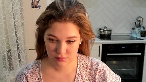 Snapshot of kylieblond chatting on 01-25-25, 09:04 Din online show from 01-25-25, 09:04