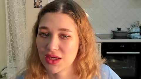 Snapshot of kylieblond chatting on 02-14-25, 10:14 Din online show from 02-14-25, 10:14