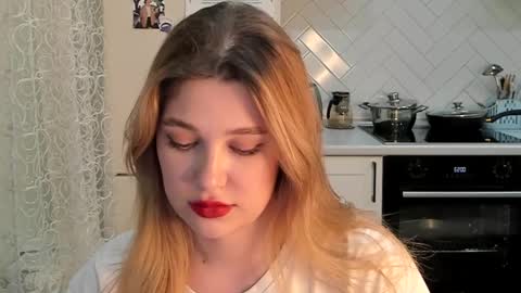 Snapshot of kylieblond chatting on 03-04-25, 09:54 Din online show from 03-04-25, 09:54