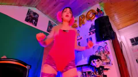   online show from 10-12-25, 12:20