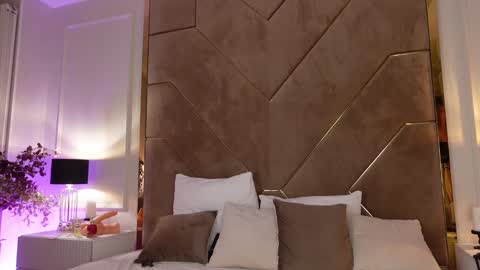 Kylie  online show from 02-13-25, 05:37