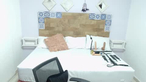 Kylie online show from 01-26-25, 01:36