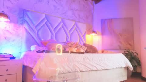 Snapshot of kylle_2050 chatting on 10-25-25, 11:29 Kyle online show from 10-25-25, 11:29