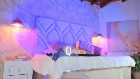 Snapshot of kylle_2050 chatting on 10-31-25, 11:22 Kyle online show from 10-31-25, 11:22