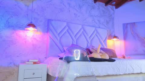 Snapshot of kylle_2050 chatting on 11-01-25, 11:23 Kyle online show from 11-01-25, 11:23