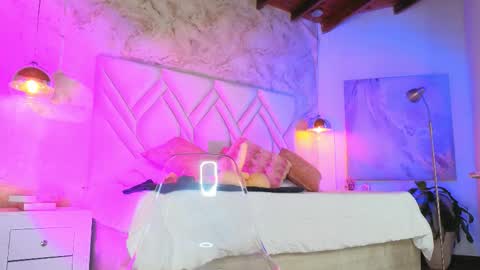 Snapshot of kylle_2050 chatting on 11-18-25, 11:25 Kyle online show from 11-18-25, 11:25