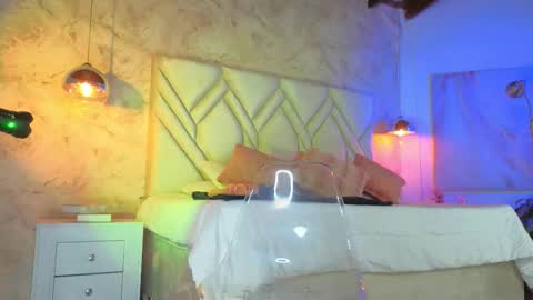 Snapshot of kylle_2050 chatting on 11-19-25, 11:21 Kyle online show from 11-19-25, 11:21