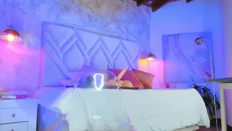 Snapshot of kylle_2050 chatting on 11-30-25, 11:25 Kyle online show from 11-30-25, 11:25