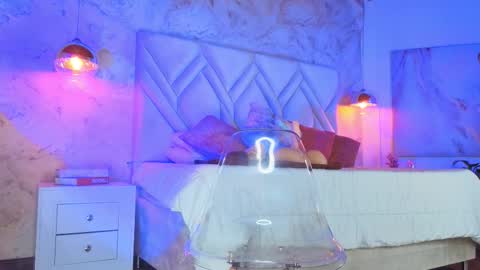 Snapshot of kylle_2050 chatting on 12-04-25, 11:19 Kyle online show from 12-04-25, 11:19