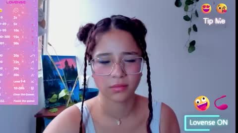 Snapshot of kyomi_beth chatting on 09-23-25, 05:27 kyomi online show from 09-23-25, 05:27