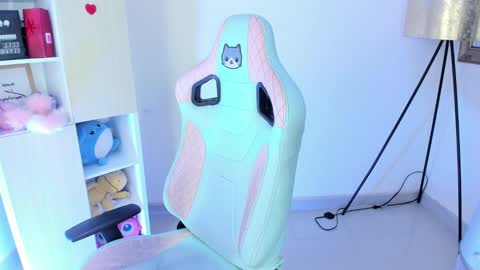 Kyomi online show from 01-27-25, 01:09