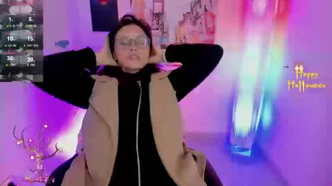 Kyomi online show from 11-21-25, 01:10