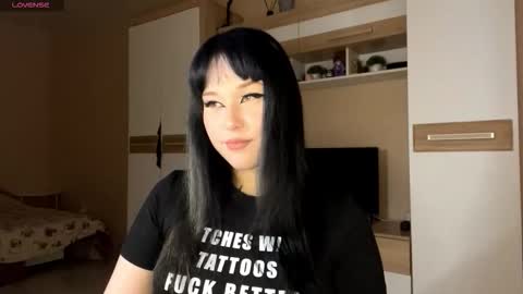 Eva online show from 10-28-25, 07:34