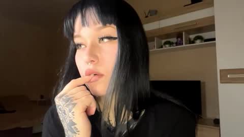 Eva online show from 10-29-25, 10:28