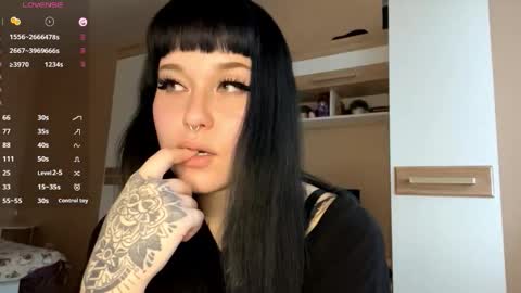 Eva online show from 11-27-25, 10:28