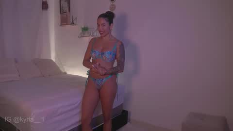 schedule 300 pm - 1100pm colombia time online show from 02-07-25, 04:16