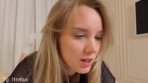 lina online show from 10-28-25, 10:12