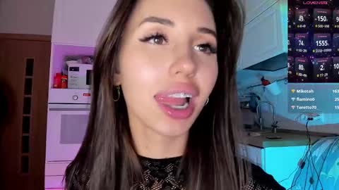 Snapshot of l1tww chatting on 02-05-25, 11:28 Malika online show from 02-05-25, 11:28