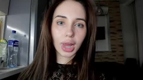 Snapshot of l1tww chatting on 03-06-25, 01:16 Malika online show from 03-06-25, 01:16