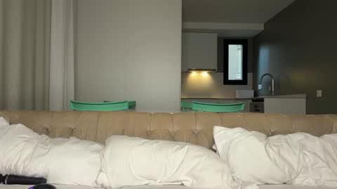 Snapshot of l_0l chatting on 09-22-25, 06:15 Julie online show from 09-22-25, 06:15