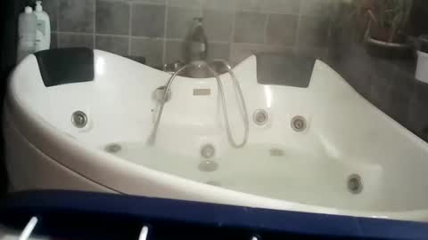 Snapshot of l_a_d_y chatting on 03-01-25, 07:37 pelle and lady online show from 03-01-25, 07:37