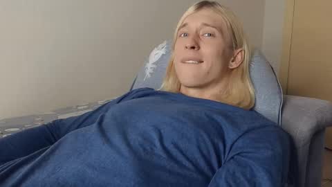 Snapshot of l_adonis_l chatting on 02-28-25, 08:20 Adonis online show from 02-28-25, 08:20