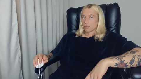 Snapshot of l_adonis_l chatting on 09-10-25, 06:57 Adonis online show from 09-10-25, 06:57