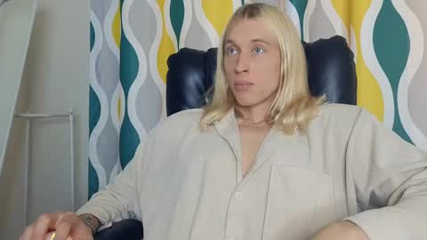 Snapshot of l_adonis_l chatting on 09-28-25, 07:03 Adonis online show from 09-28-25, 07:03