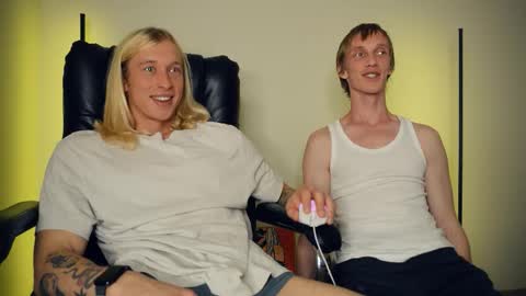 Snapshot of l_adonis_l chatting on 10-08-25, 06:11 Adonis online show from 10-08-25, 06:11