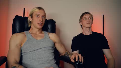 Snapshot of l_adonis_l chatting on 10-09-25, 04:43 Adonis online show from 10-09-25, 04:43