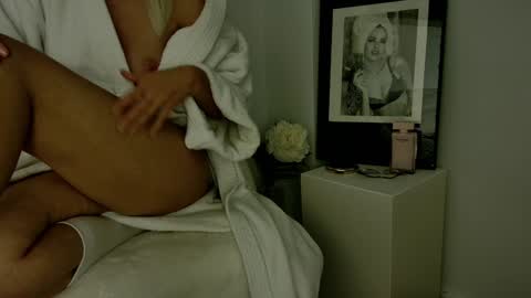 Sara Bella  online show from 12-01-24, 06:41