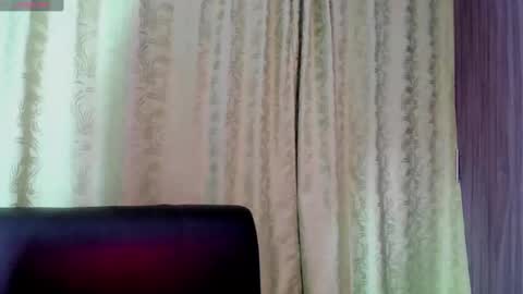 Victoria  online show from 12-23-24, 06:33