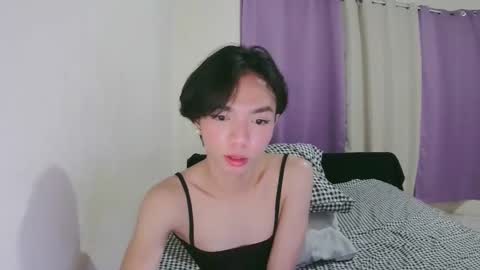 Laura online show from 11-12-25, 05:24