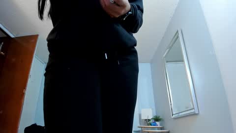 Snapshot of laady_brownn chatting on 12-20-24, 11:43 Cris online show from 12-20-24, 11:43