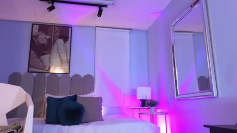 Snapshot of laady_brownn chatting on 01-18-25, 11:21 Cris online show from 01-18-25, 11:21