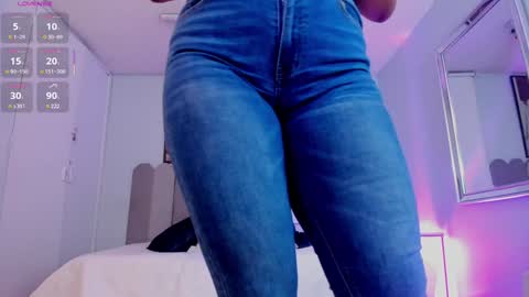 Snapshot of laady_brownn chatting on 01-29-25, 11:41 Cris online show from 01-29-25, 11:41