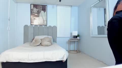 Snapshot of laady_brownn chatting on 02-21-25, 12:06 Cris online show from 02-21-25, 12:06