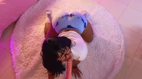 Snapshot of laady_brownn chatting on 02-22-25, 06:19 Cris online show from 02-22-25, 06:19