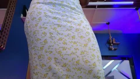 Snapshot of laady_brownn chatting on 09-25-25, 11:58 Cris online show from 09-25-25, 11:58