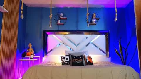 Snapshot of laady_brownn chatting on 10-03-25, 11:40 Cris online show from 10-03-25, 11:40