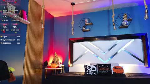 Snapshot of laady_brownn chatting on 10-28-25, 11:03 Cris online show from 10-28-25, 11:03