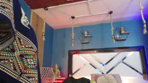 Snapshot of laady_brownn chatting on 11-08-25, 11:10 Cris online show from 11-08-25, 11:10