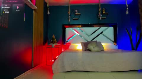 Snapshot of laady_brownn chatting on 11-11-25, 11:10 Cris online show from 11-11-25, 11:10