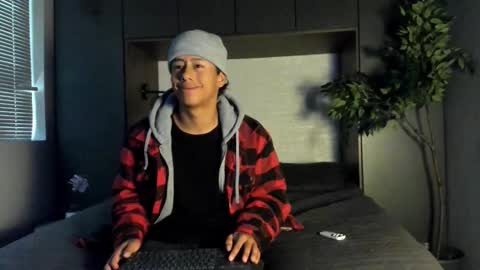 labrinthteasing online show from 09-23-25, 12:41