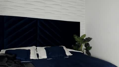 labrinthteasing online show from 11-23-25, 12:16