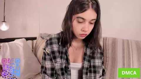Snapshot of labubaby chatting on 10-23-25, 04:39 Mai online show from 10-23-25, 04:39